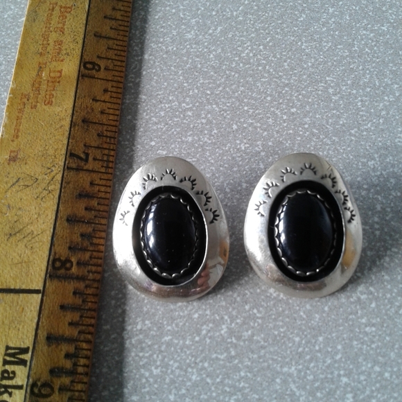 Vintage Native American Navajo Onyx Shadowbox Earrings - Picture 9 of 15